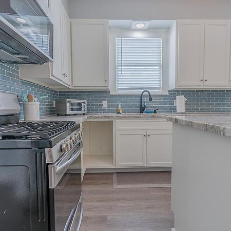 Uptown Cottage Newly Updated Home Near The Strand Galveston Harbor And Utmb Exteriör bild